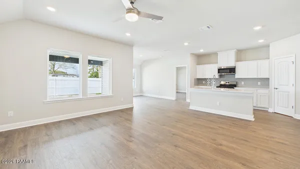 $266,500 | 103 Acadian Falls Drive, Broussard, LA 70518