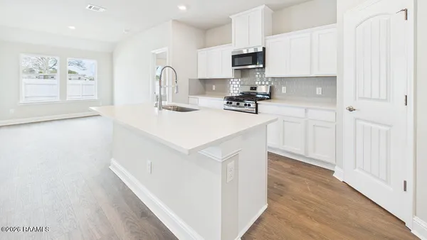 $266,500 | 103 Acadian Falls Drive, Broussard, LA 70518