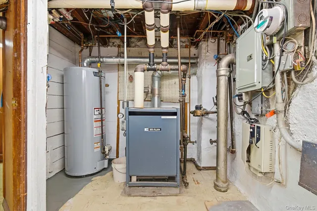 a view of a walk in closet