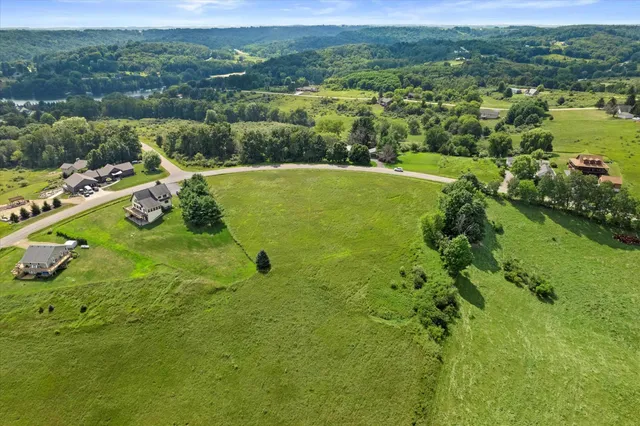 $14,989 | 1254 Clubhouse, La Valle, WI 53941