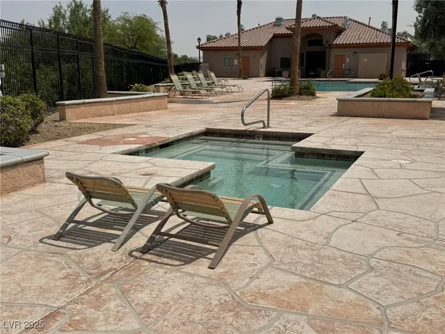 $289,900 | 7701 West Robindale Road, Unit 127, Las Vegas, NV 89113