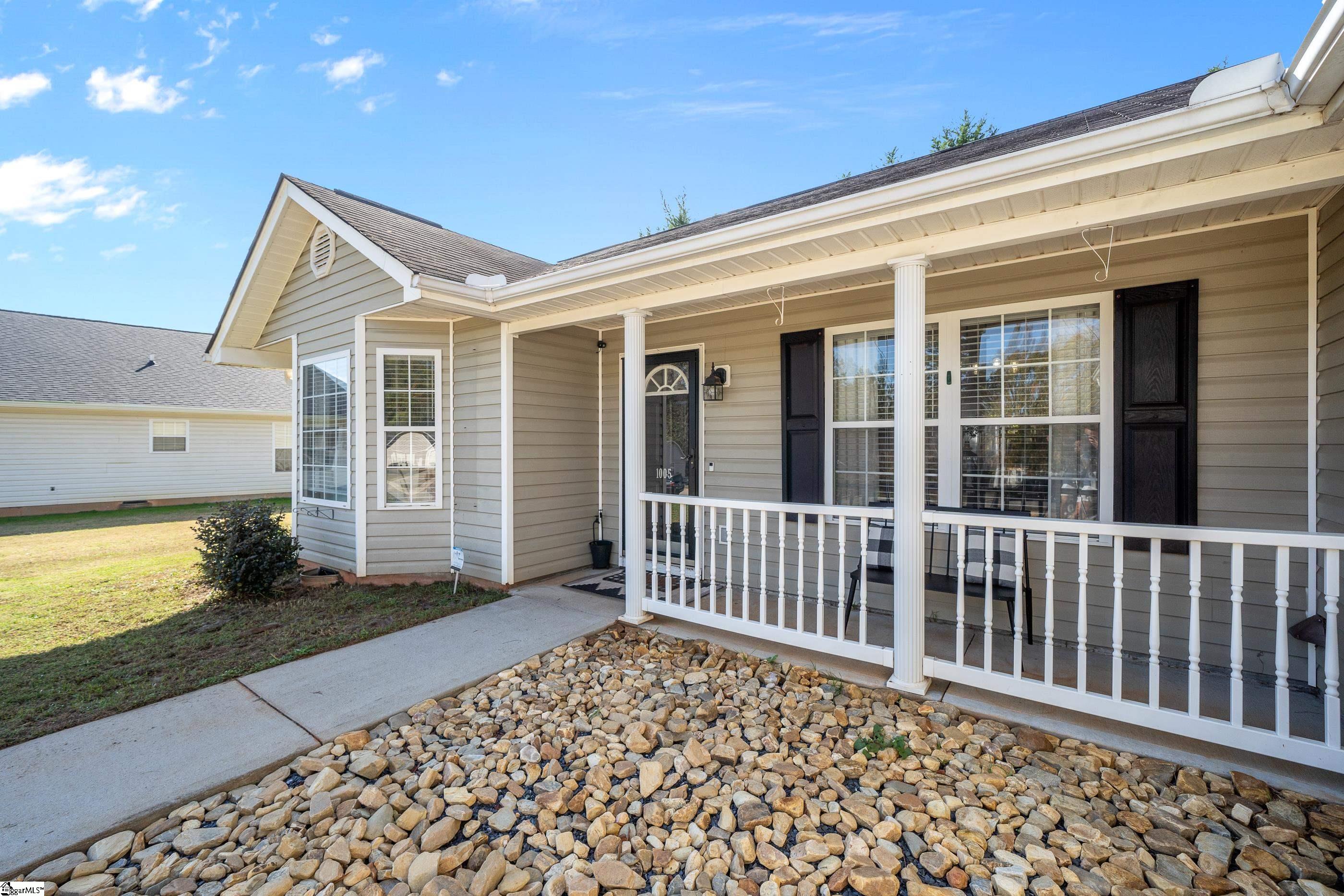 1005 Kings Mill Ct. Anderson, SC 29621 - Photo 3 of 30 Gallery Image 3