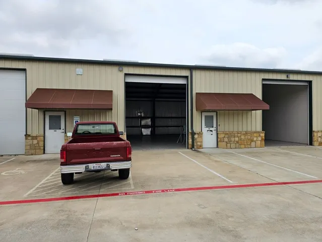 $3,850 | 4819 R O Drive, Unit 103&104, Spicewood, TX 78669