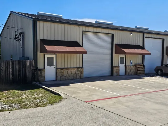$3,850 | 4819 R O Drive, Unit 103&104, Spicewood, TX 78669