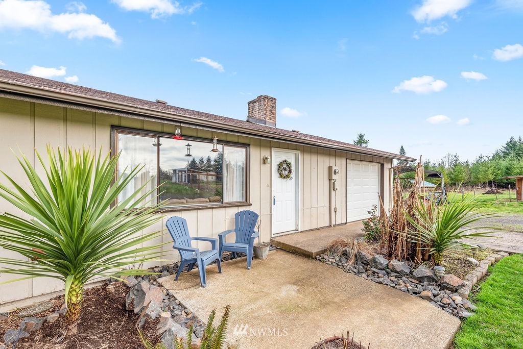 459 Roe Road Winlock, WA 98596 - Photo 2 of 23