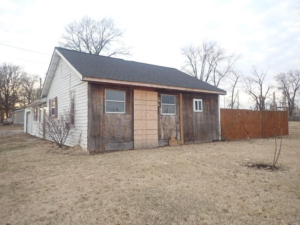113 Roxana Avenue South Roxana, IL 62087 - Photo 1 of 19 Gallery Image 1