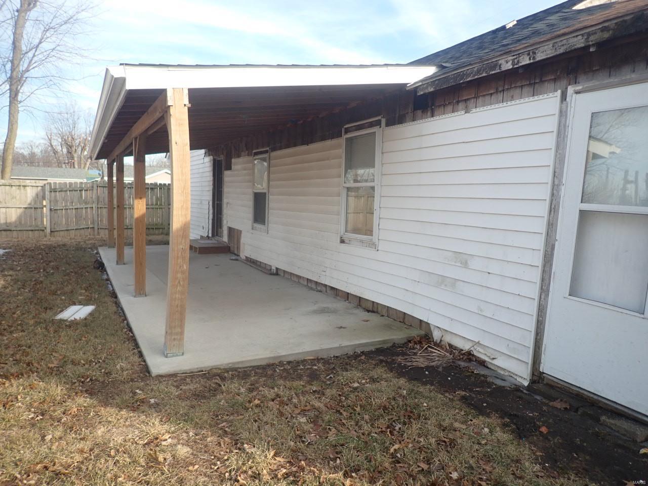 113 Roxana Avenue South Roxana, IL 62087 - Photo 6 of 19 Gallery Image 6