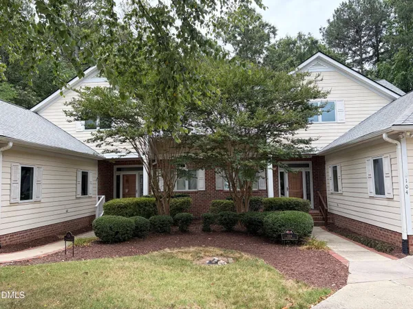 $597,500 | 104 Turnberry Lane, Chapel Hill, NC 27517