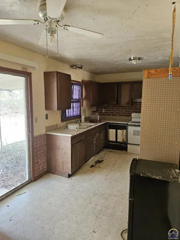 $179,950 | 121 Florida Street, Lawrence, KS 66044