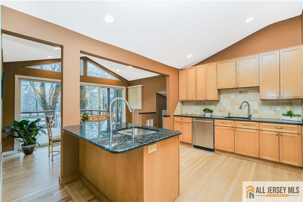 11 Agate Road East Brunswick, NJ 08816 - Photo 15 of 49