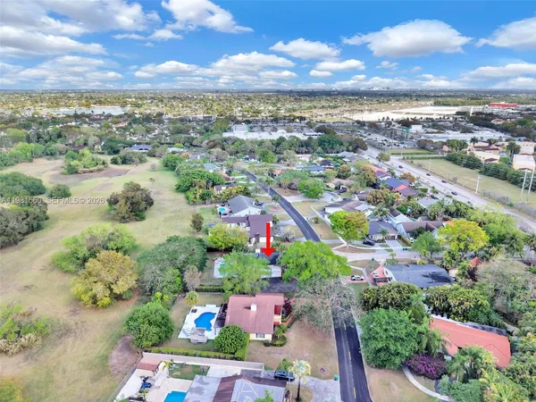 $1,249,000 | 9300 East Calusa Club Drive, Miami, FL 33186