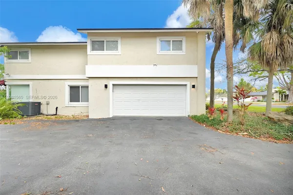 $1,249,000 | 9300 East Calusa Club Drive, Miami, FL 33186