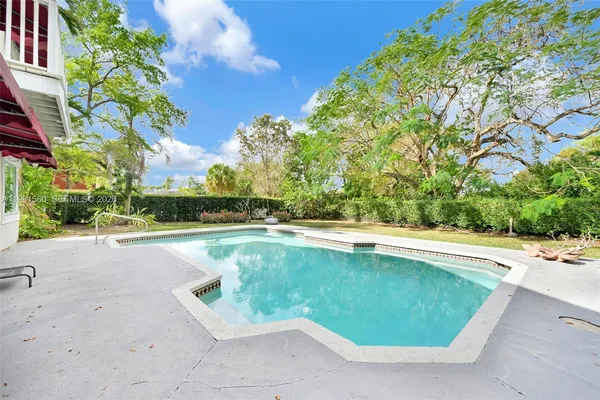 $1,249,000 | 9300 East Calusa Club Drive, Miami, FL 33186