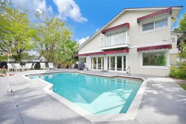 $1,249,000 | 9300 East Calusa Club Drive, Miami, FL 33186