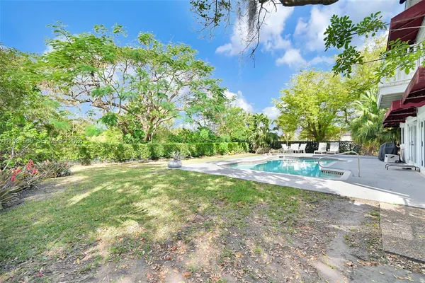 $1,249,000 | 9300 East Calusa Club Drive, Miami, FL 33186