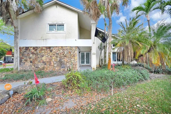 $1,249,000 | 9300 East Calusa Club Drive, Miami, FL 33186