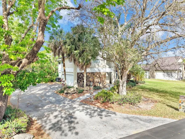 $1,249,000 | 9300 East Calusa Club Drive, Miami, FL 33186