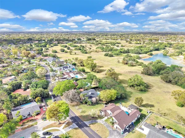 $1,249,000 | 9300 East Calusa Club Drive, Miami, FL 33186