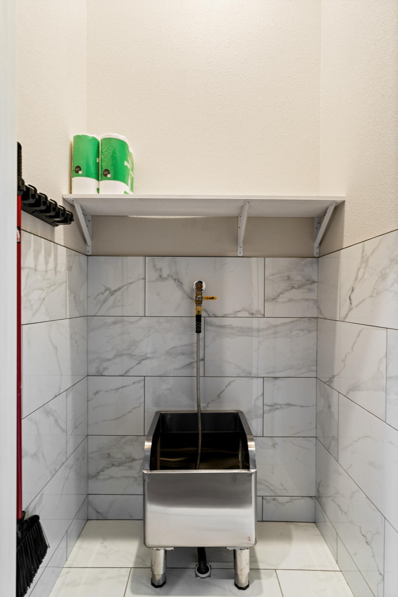 123 Englewood Road Athens, TN 37303 - Photo 29 of 62 a bathroom with a sink and shower