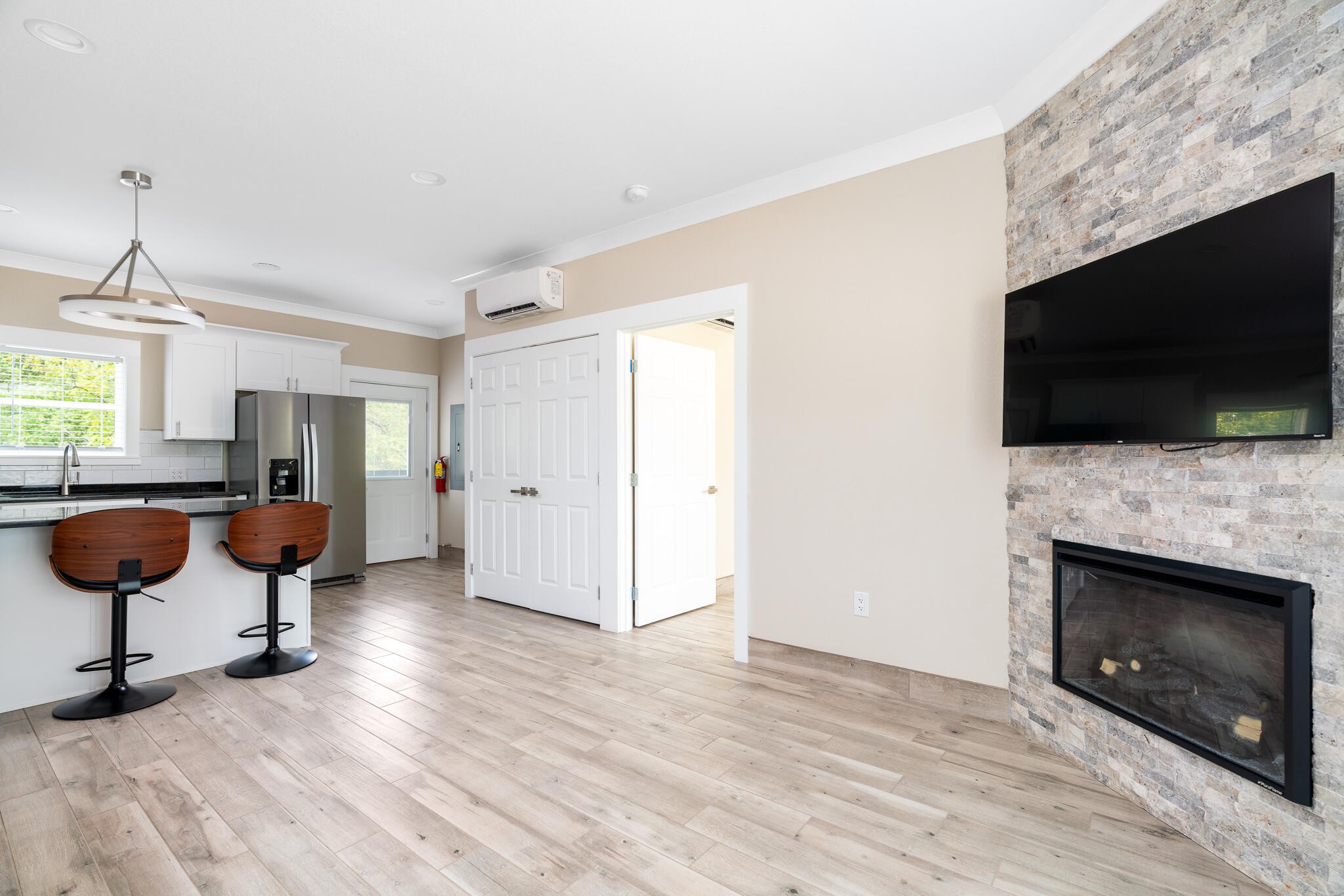 123 Englewood Road Athens, TN 37303 - Photo 34 of 62 a living room with furniture and a fireplace