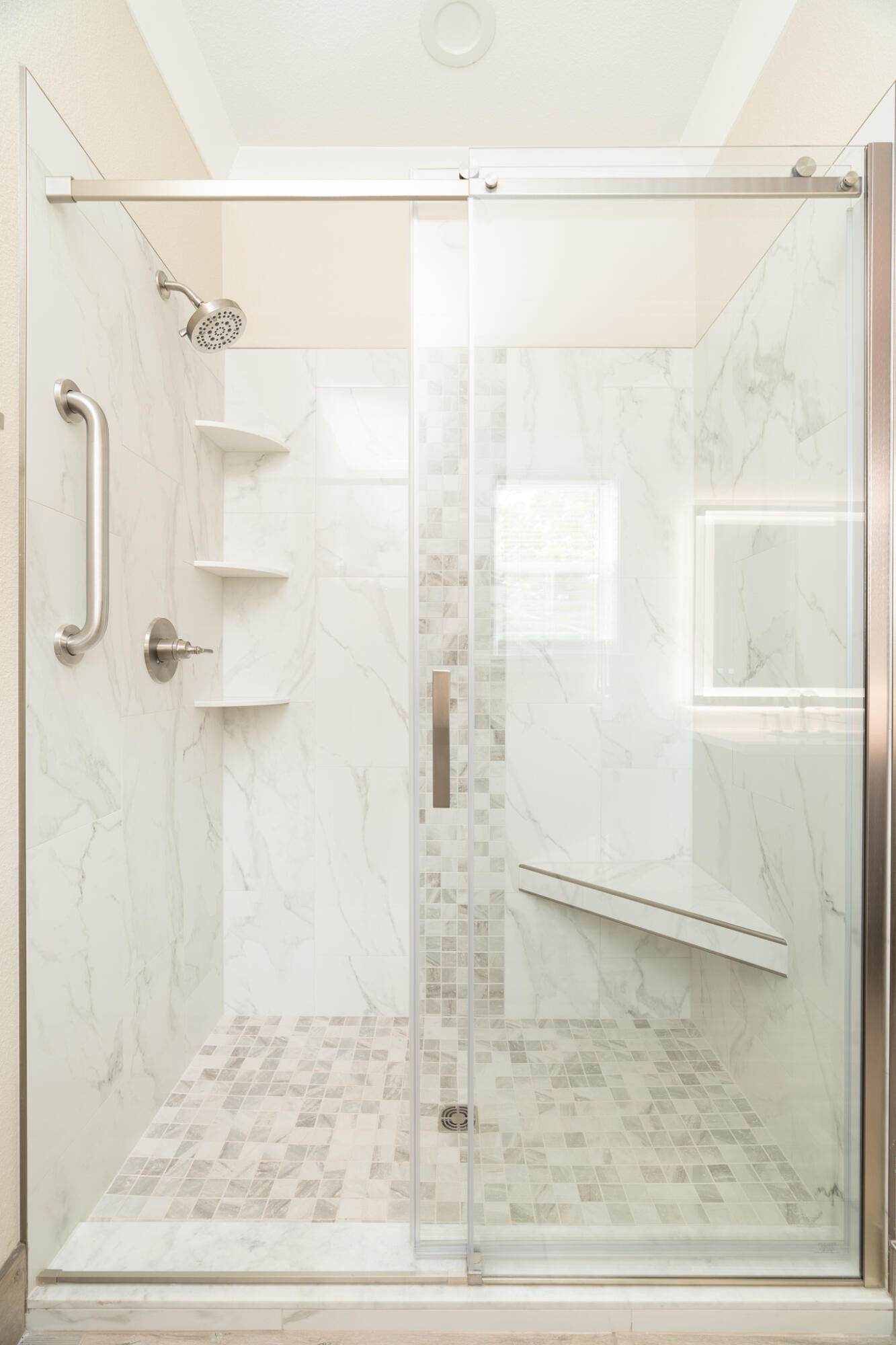 123 Englewood Road Athens, TN 37303 - Photo 44 of 62 a bathroom with a shower