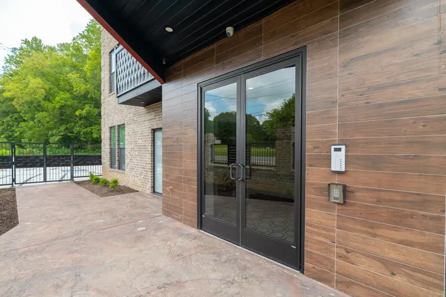 a view of an entryway of the house
