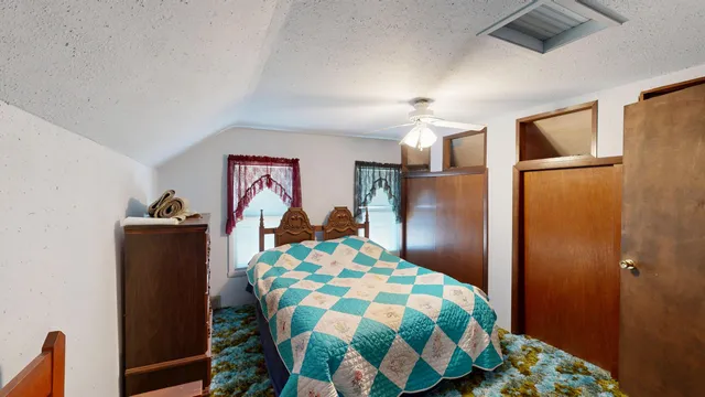 $725,000 | 16884 County Highway South, Hickory Grove, WI 53805