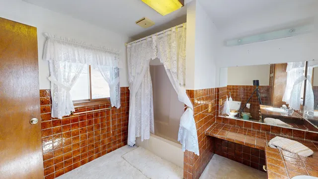 $725,000 | 16884 County Highway South, Hickory Grove, WI 53805