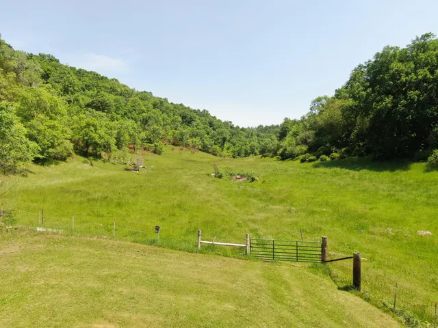 $725,000 | 16884 County Highway South, Hickory Grove, WI 53805