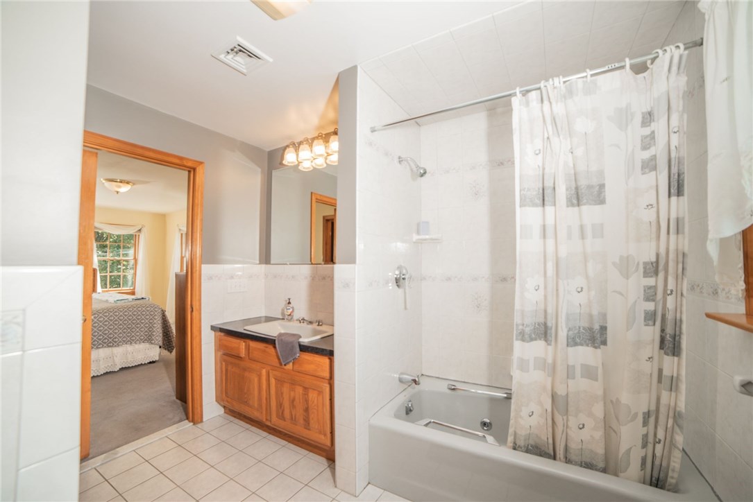 651 Middle Road Portsmouth, RI 02871 - Photo 35 of 38