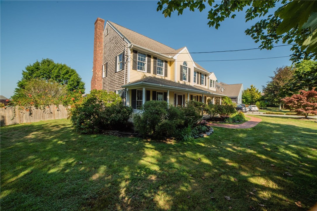 651 Middle Road Portsmouth, RI 02871 - Photo 4 of 38