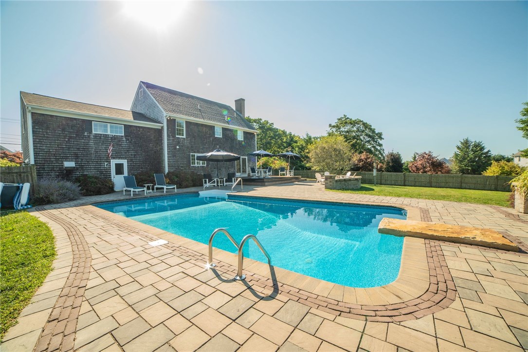651 Middle Road Portsmouth, RI 02871 - Photo 7 of 38
