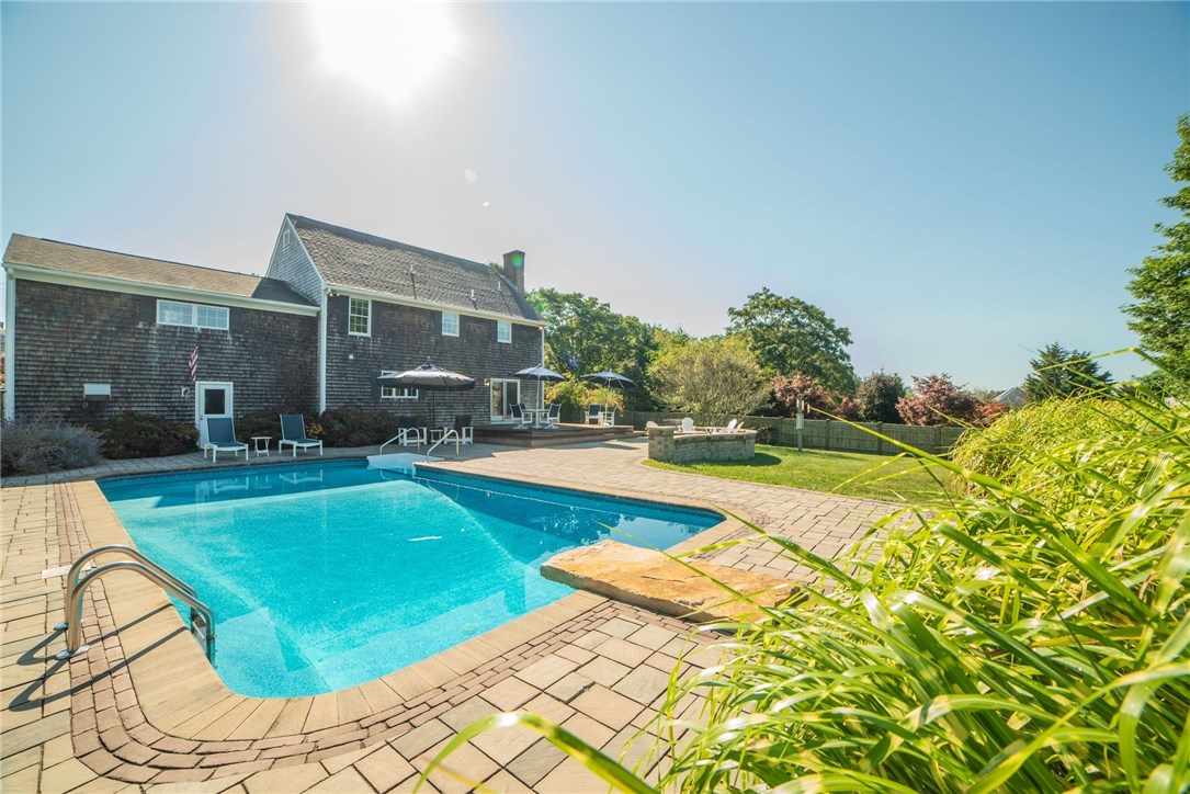 651 Middle Road Portsmouth, RI 02871 - Photo 8 of 38