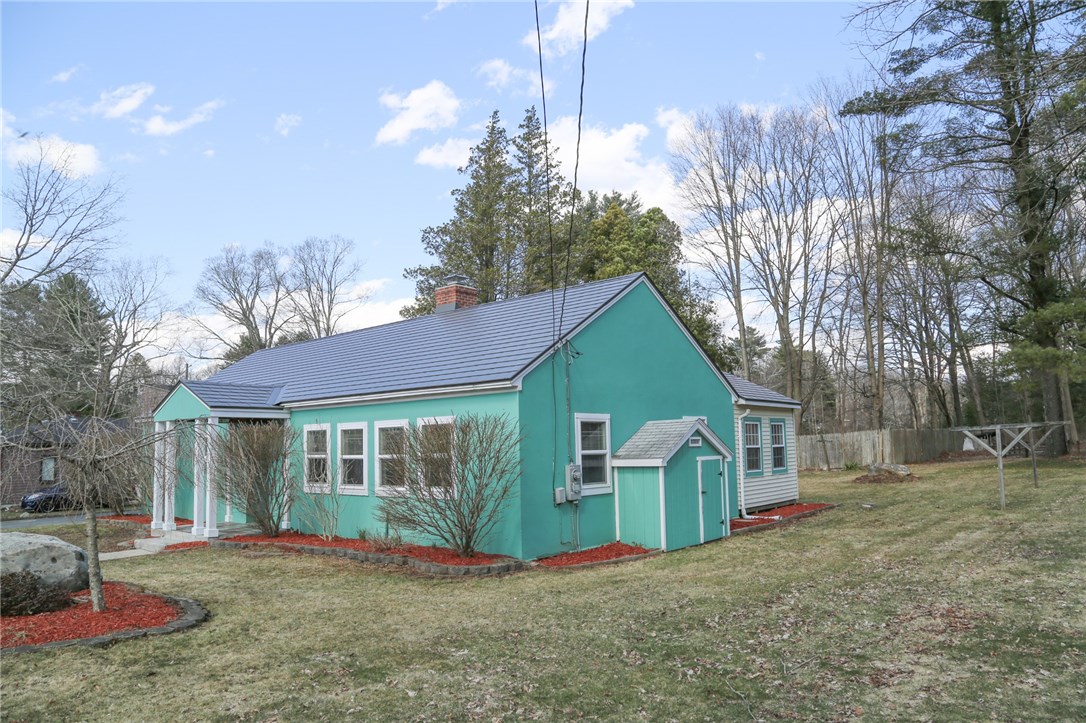 64 Maple Leaf Road Burrillville, RI 02826 - Photo 11 of 40