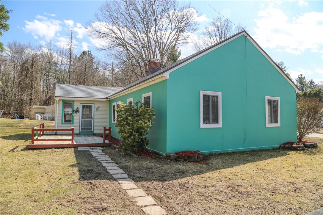 64 Maple Leaf Road Burrillville, RI 02826 - Photo 6 of 40
