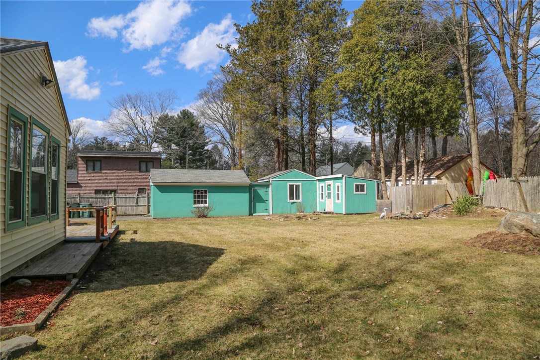 64 Maple Leaf Road Burrillville, RI 02826 - Photo 9 of 40
