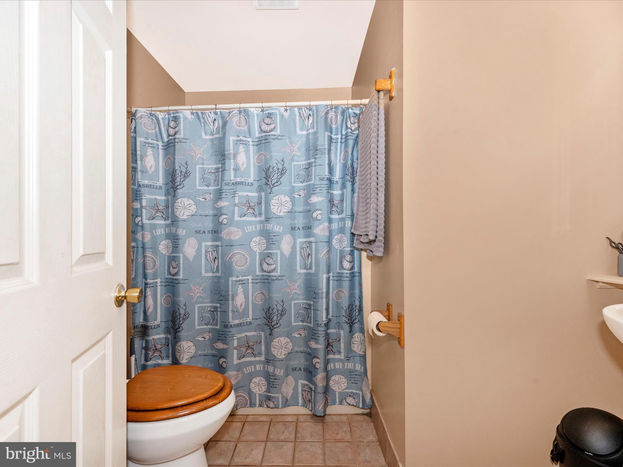 17618 Sabillasville Road Cascade, MD 21719 - Photo 25 of 33 Bathroom