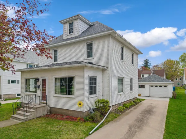 $239,900 | 516 South Pine Street, Caledonia, MN 55921