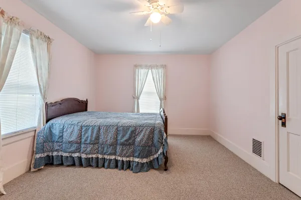 $239,900 | 516 South Pine Street, Caledonia, MN 55921