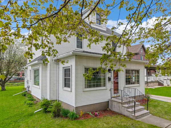 $239,900 | 516 South Pine Street, Caledonia, MN 55921