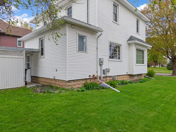 $239,900 | 516 South Pine Street, Caledonia, MN 55921