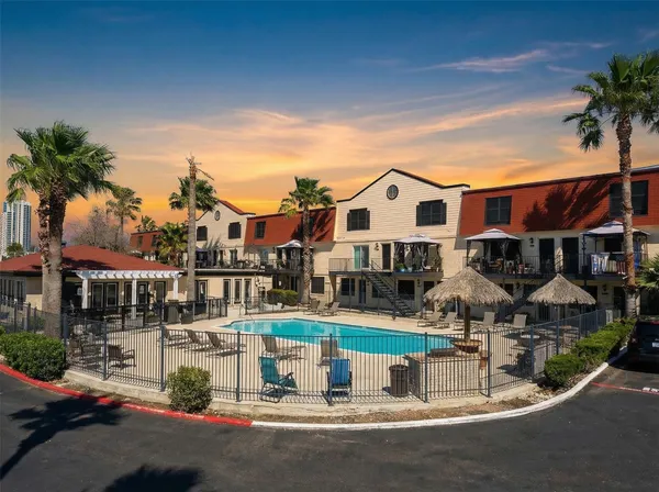 $950 | 4101 Nasa Parway Parkway, Unit 225, Seabrook, TX 77586