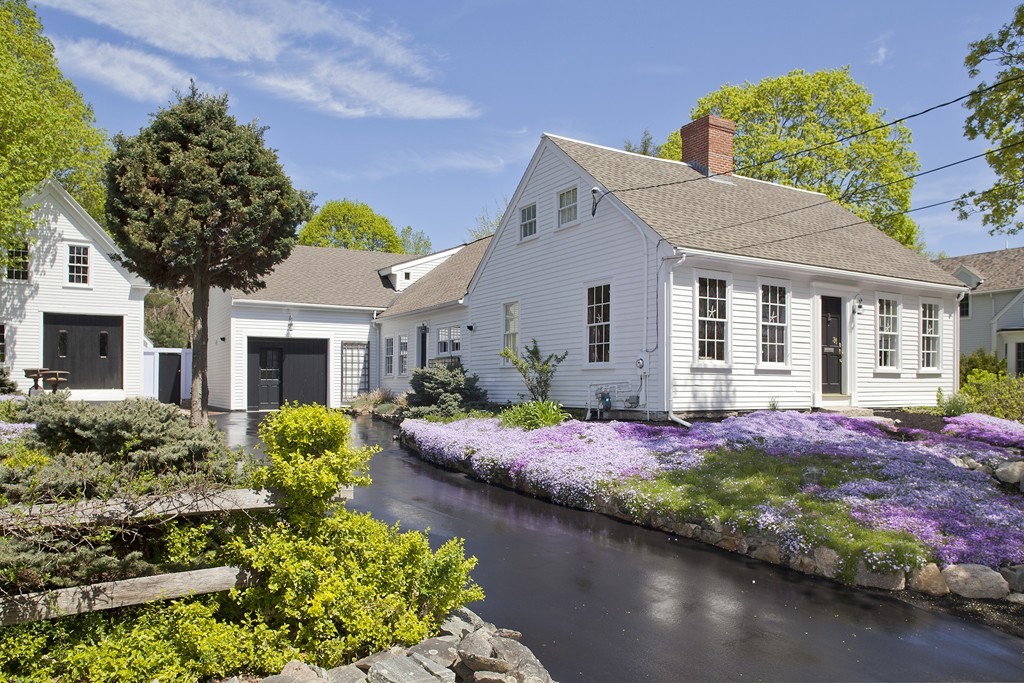 a view of house with outdoor space