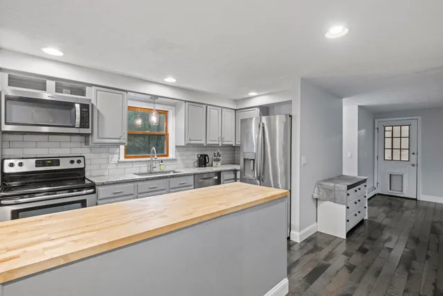 $599,000 | 6 Irving Drive, Concord, NH 03301