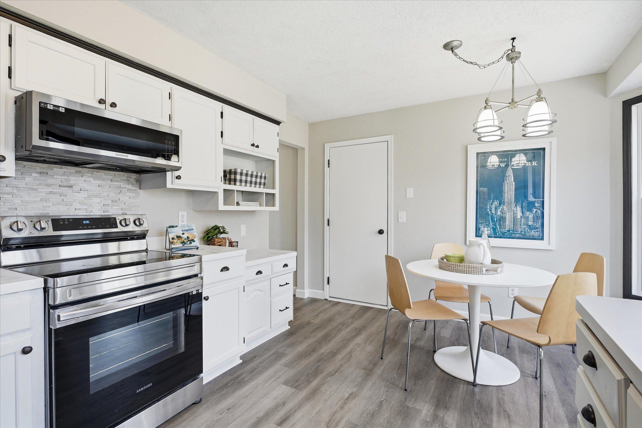 12753 87th Avenue North Maple Grove, MN 55369 - Photo 4 of 41