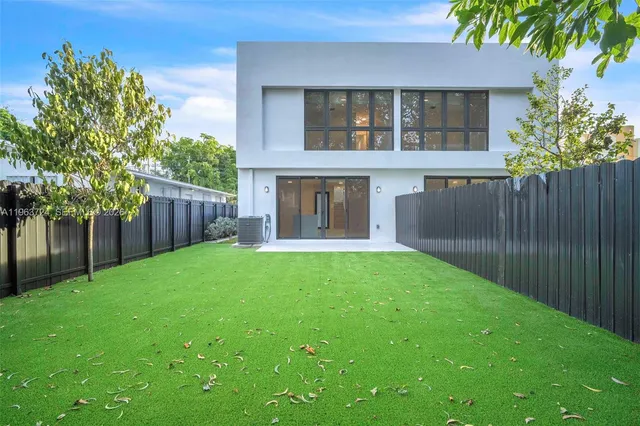 $3,999 | 919 Northwest 55th Street, Unit 1, Miami, FL 33127