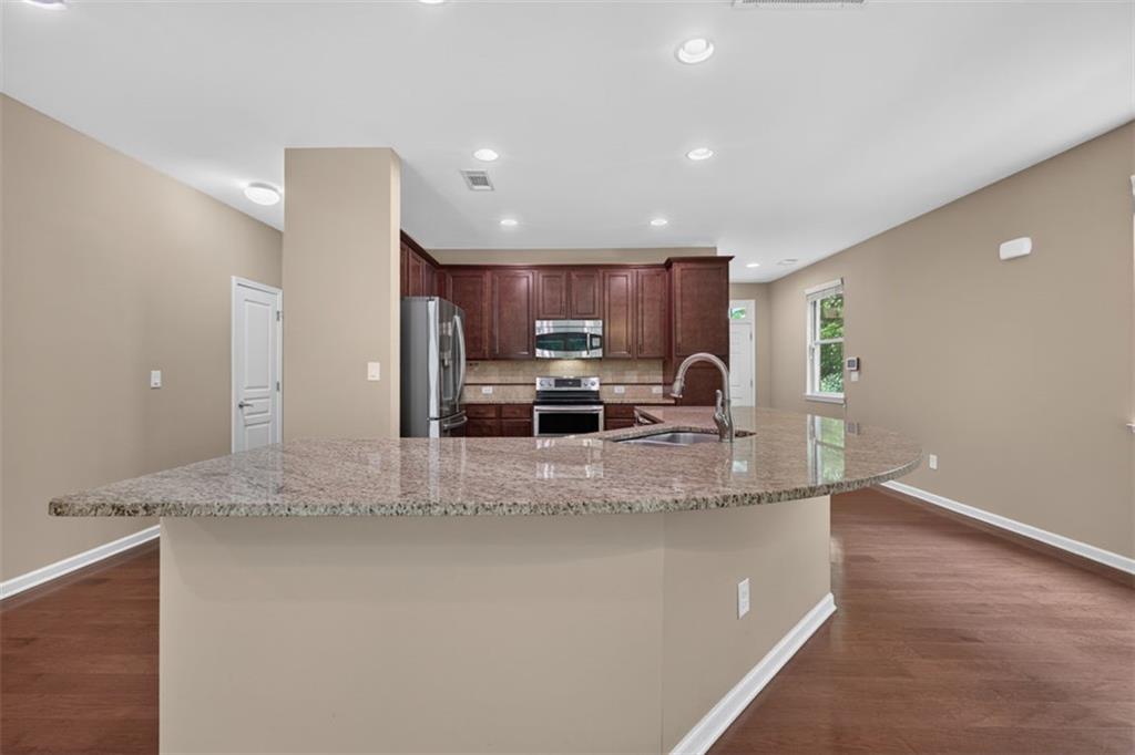 1572 Lenox Overlook Road Atlanta, GA 30329 - Photo 9 of 44