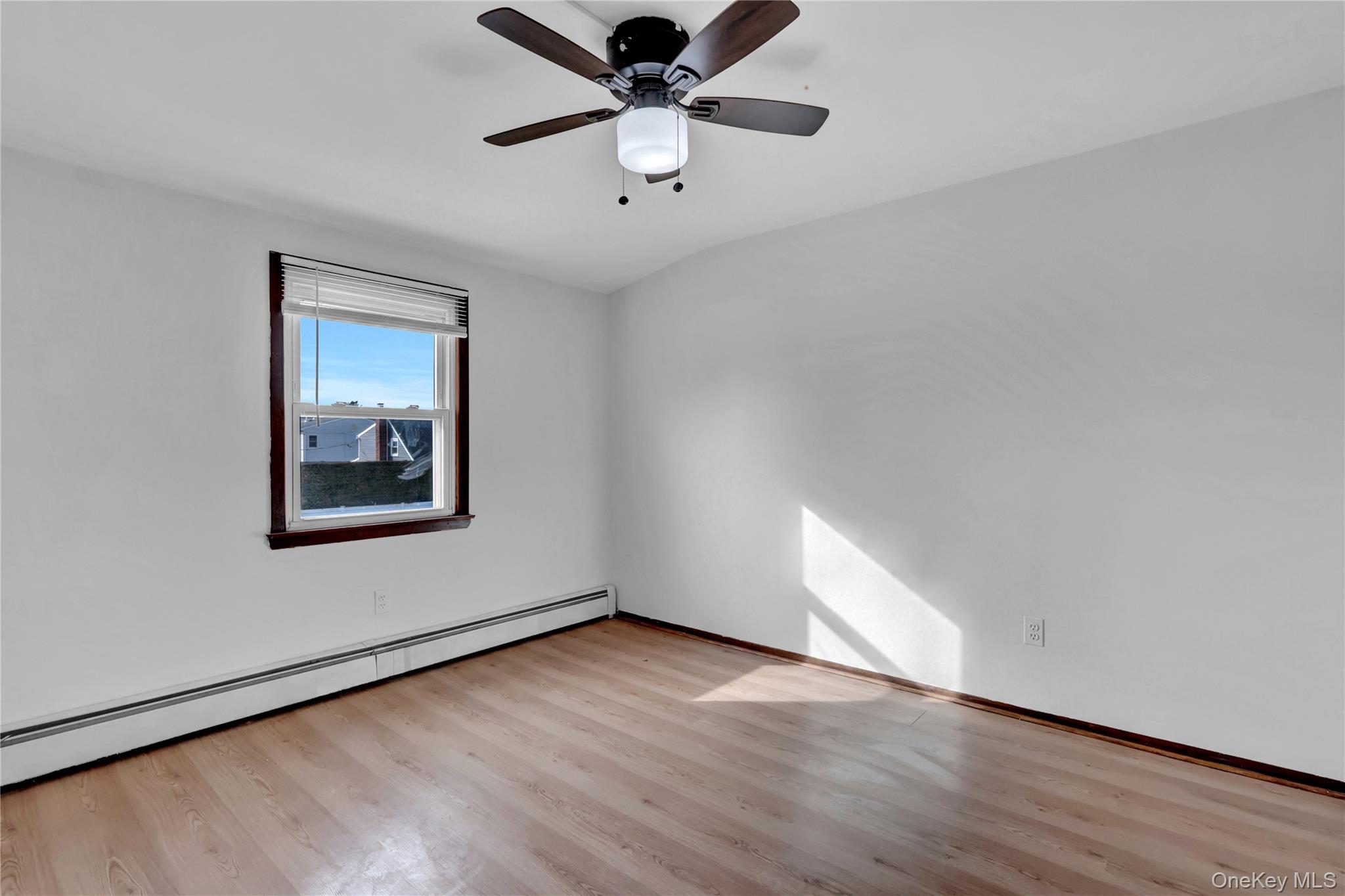 31 Blue Spruce Road Levittown, NY 11756 - Photo 23 of 28