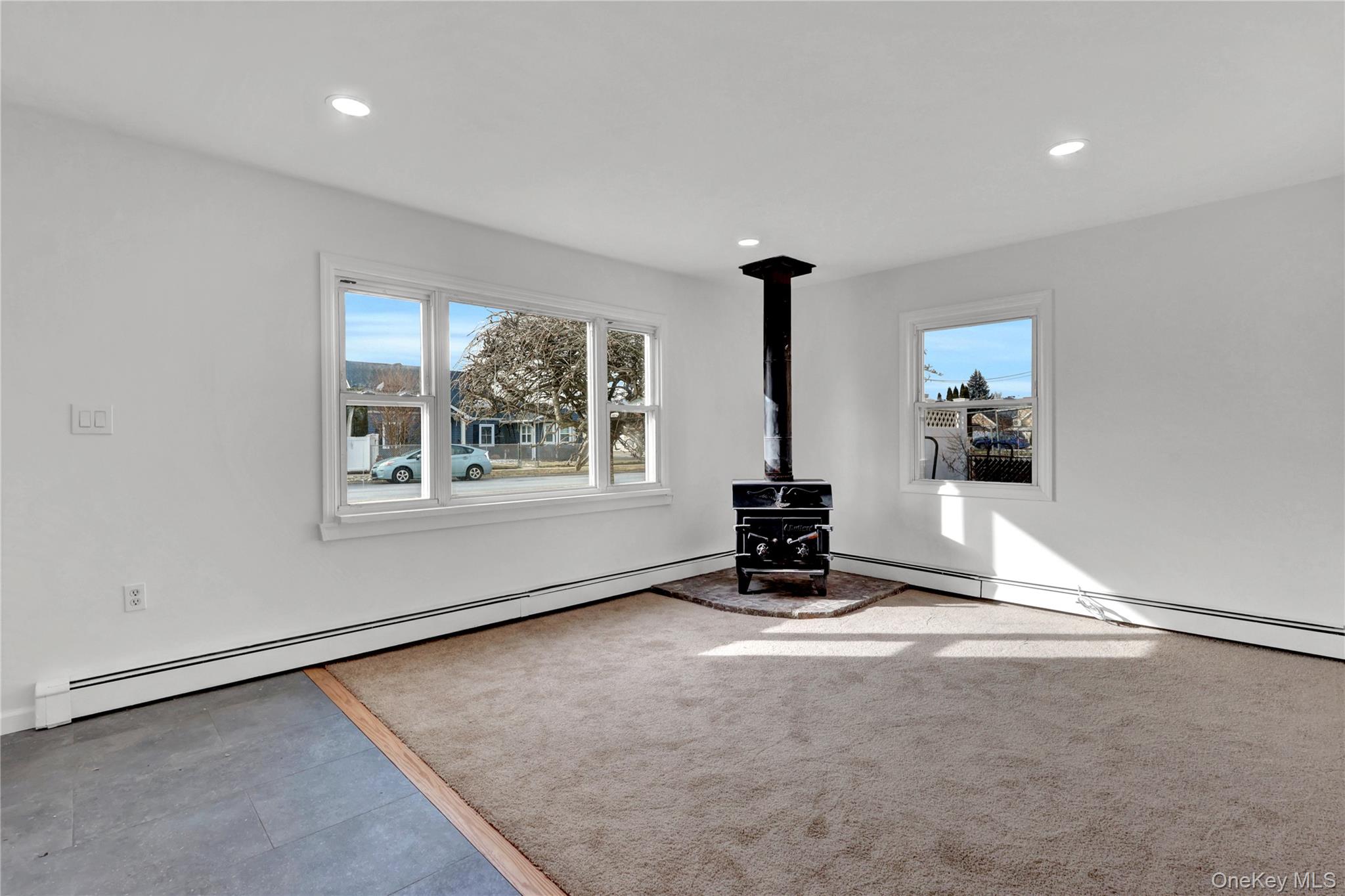 31 Blue Spruce Road Levittown, NY 11756 - Photo 3 of 28