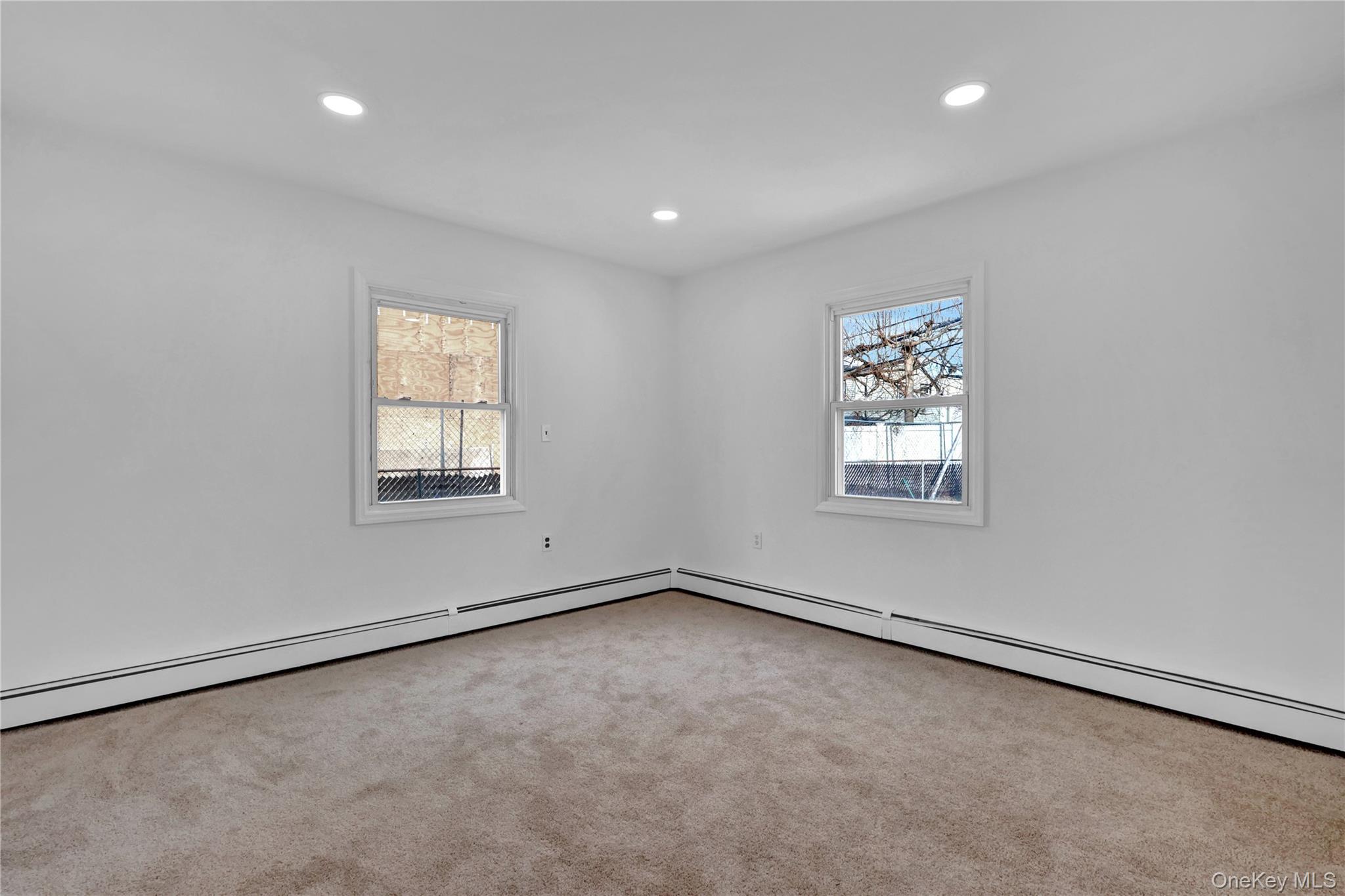 31 Blue Spruce Road Levittown, NY 11756 - Photo 4 of 28